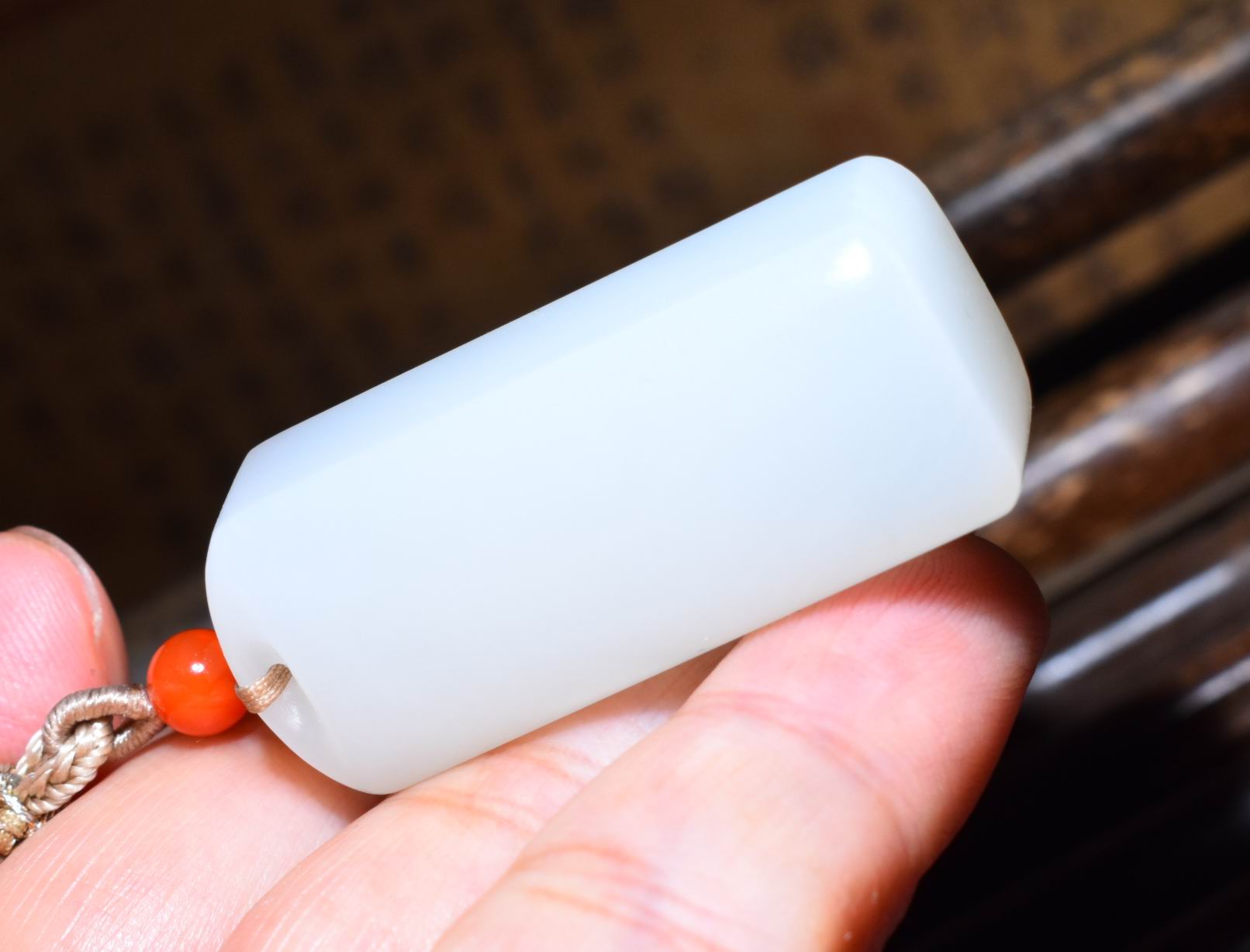 新疆的猫JJ120320  25.6克，细润老俄料羊脂白玉平安无事牌