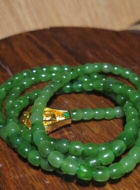 YQ031808 新疆的猫35.3克质感温润色调油亮俄料碧玉直切挂链