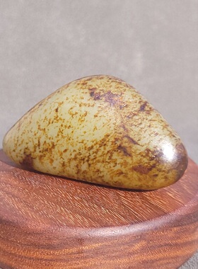 C012906新疆的猫76.4克圆润饱满满挂熟糯薄油秋梨皮的高青白玉籽