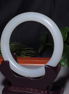 L123102 68.6克，内径60mm油性极高的青海老坑烟青玉圆条手镯