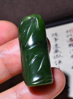 新疆的猫 9.8克，极细的碧玉籽料苏工“节节高”挂件SBH130