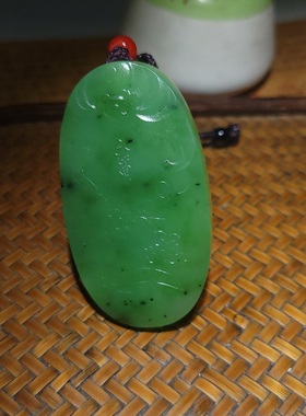 新疆的猫YQ080508 38.5克颜色清爽淡雅的乌兰海碧玉花草吉祥牌