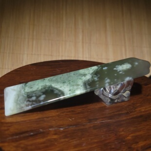 YQ011819 新疆的猫 17.4克，之美紫·翠·白天然三色和田玉书签