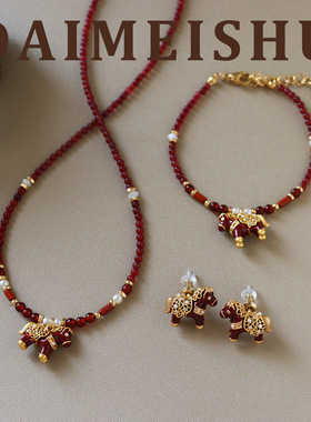 马年原创时尚复古精致红色滴油小马项链轻奢高级感本命年锁骨链女