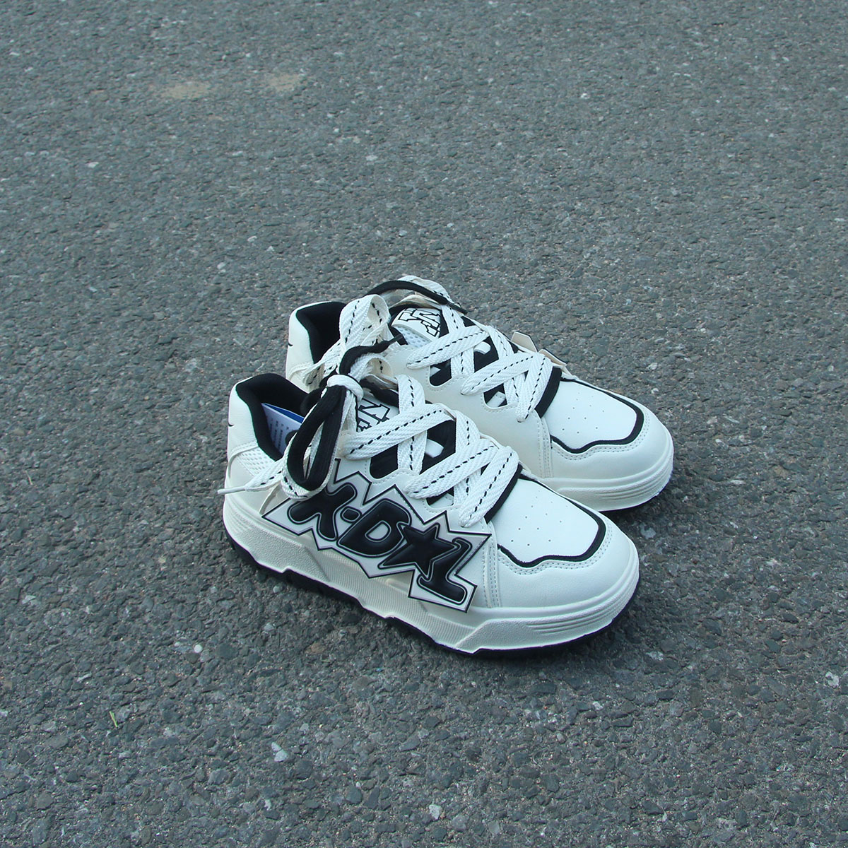 国潮网红鞋秋冬百搭复古面包鞋女ins百搭休闲板鞋