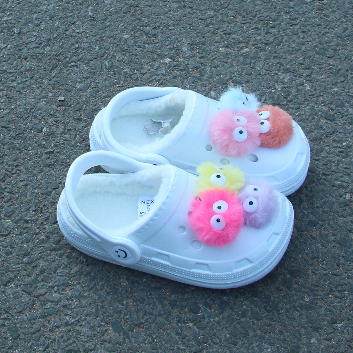 捡漏~大牌洞洞鞋加绒保暖舒适外贸原单童鞋室内拖鞋卡通小包头鞋