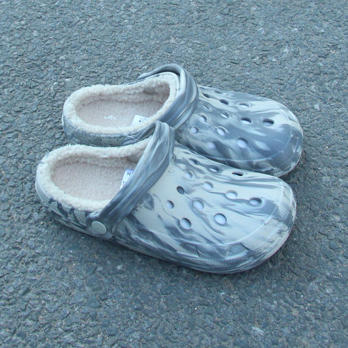 捡漏~大牌洞洞鞋加绒保暖外贸原单童鞋室内拖火山灰潮款男女鞋