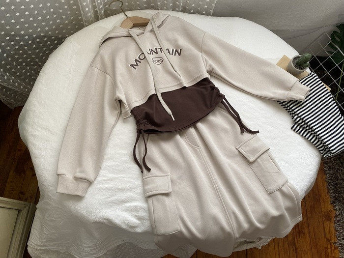 女童春款童装 套装 中大童宝宝连帽短款卫衣+小背心+半身裙 3件套