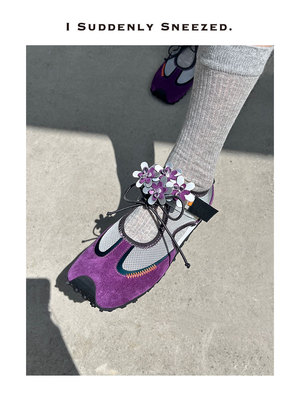 花朵配件运动鞋ISuddenlySneezed