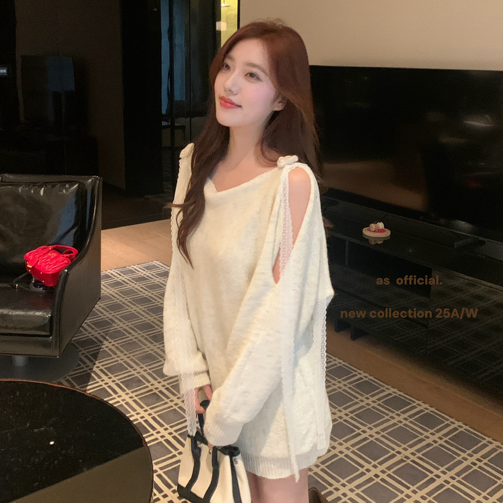 AS OFFICIAL-力推掌管浪漫的神蕾丝蝴蝶结露肩领套头长袖保暖毛衣