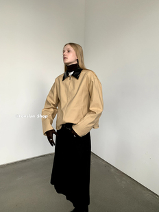 2023AW 00NEW 简约翻领拉链卡其色外套 LONSLAN