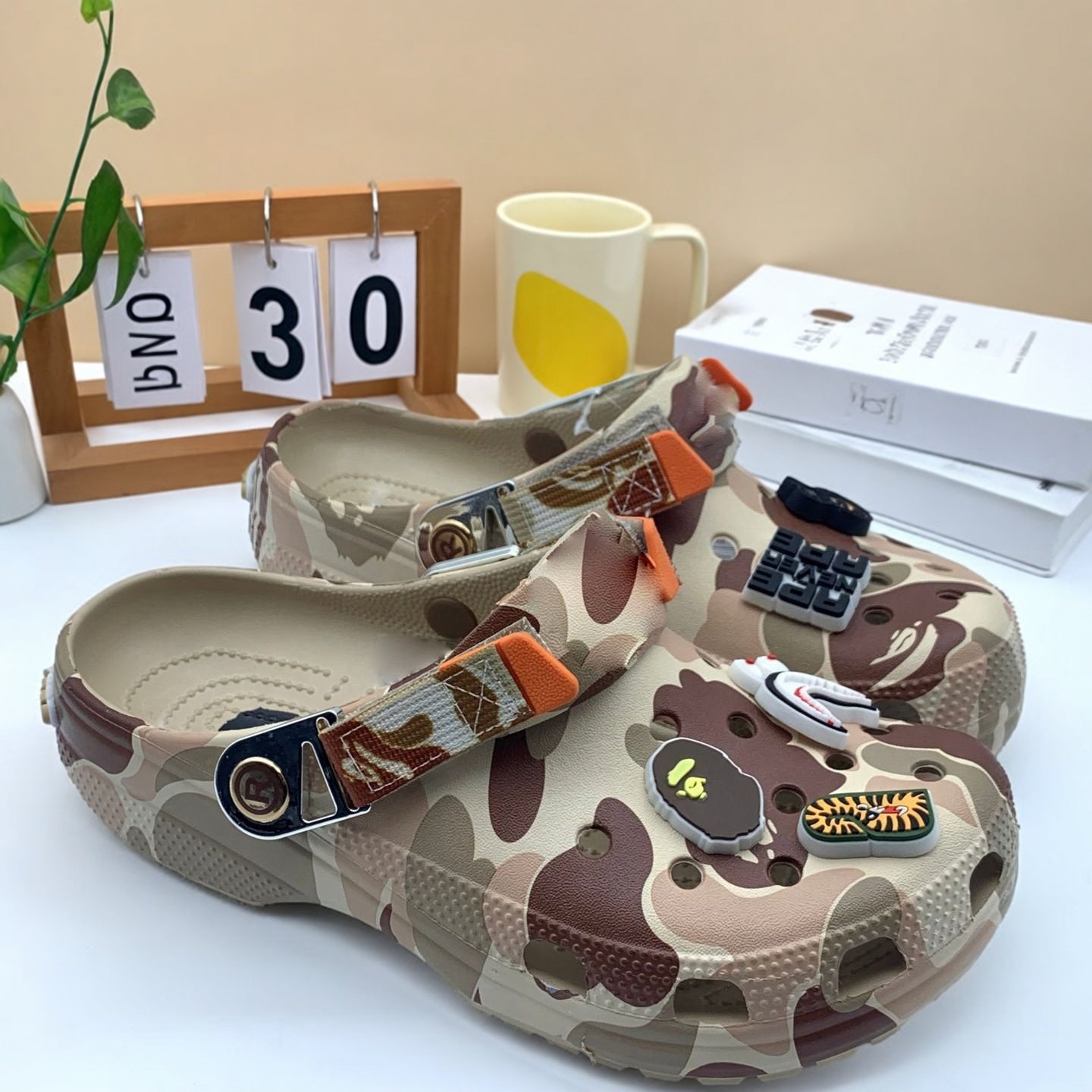 新款经典联名迷彩猿人洞洞鞋户外男女炫酷休闲鞋耐磨凉拖鞋批发,居家布艺,居家凉拖/凉鞋,淘宝优惠券,粉丝福利购,淘宝优惠卷