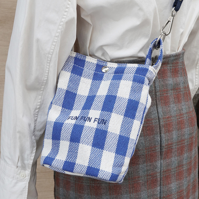 蓝色白格清新复古日系小水桶少女感帆布包ins风新款小斜挎手机包