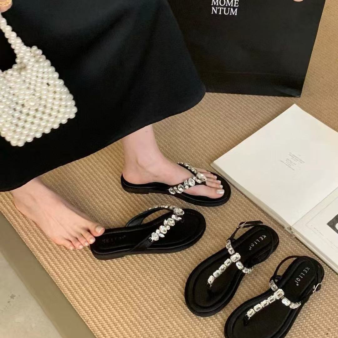 高级感闪闪水钻夹脚人字拖女夏季外穿新款仙女风度假平底夹趾凉鞋
