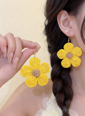 黄色花朵耳环女高级感小众设计感夸张耳钉海边度假风耳饰三亚旅游