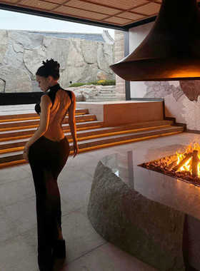 欧美金属蝴蝶镂空露背连衣裙辣妹风显瘦高领开叉气质无袖长裙子女