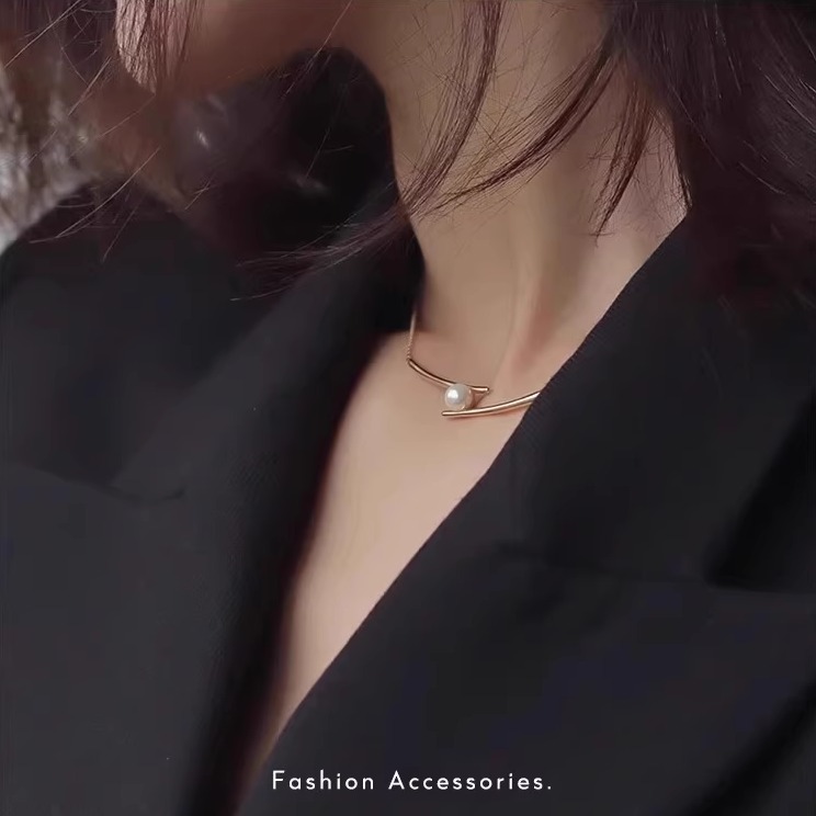 新款小众设计微笑施家珍珠项链女简约轻奢精致优雅高级感时尚饰品