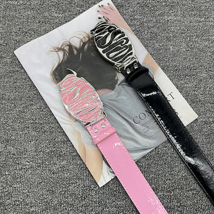 欧美LOGO金属腰牌男女腰带闪粉钻石英文字母扣铆钉牛仔裤皮带粉色