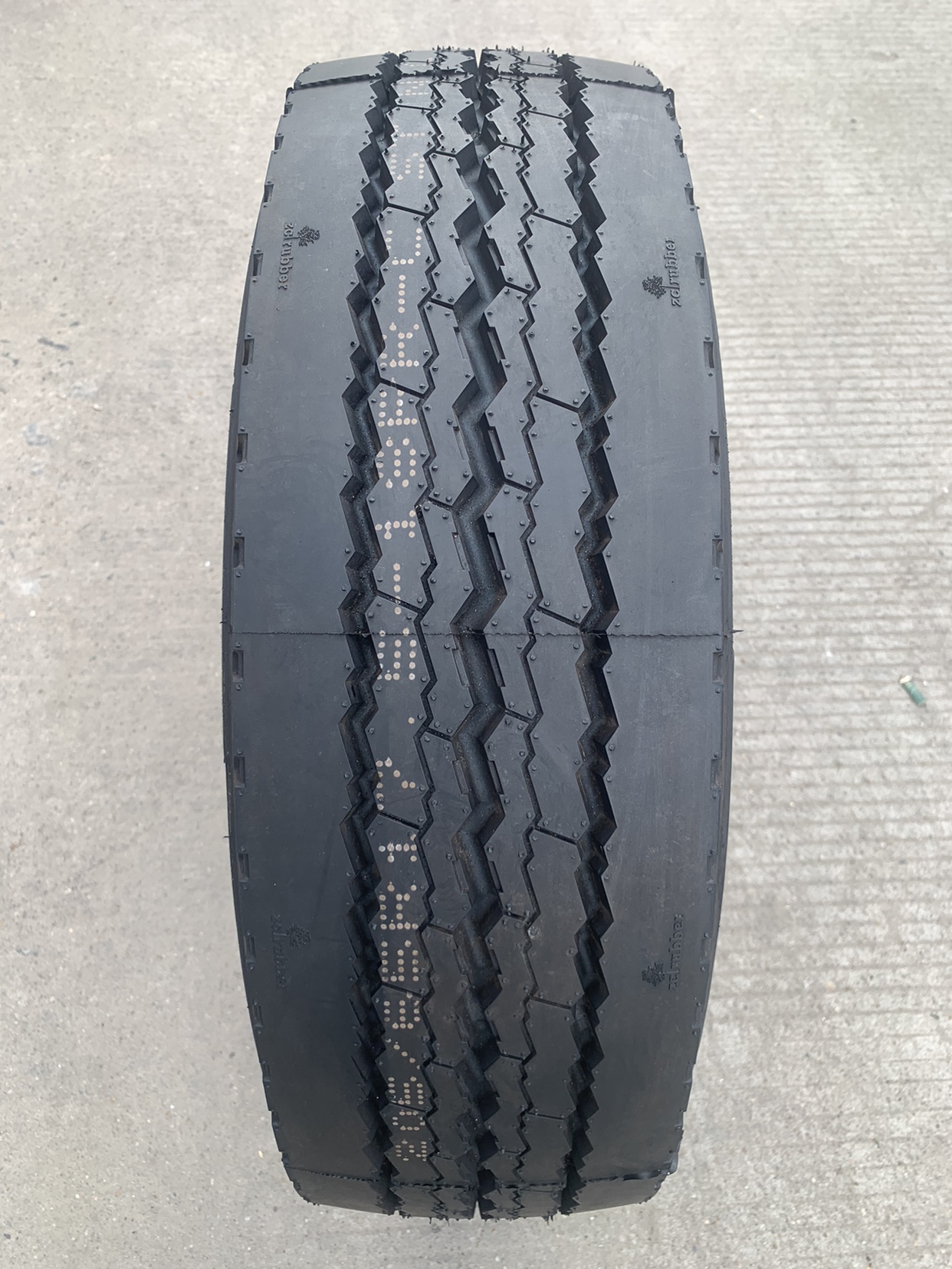 全新固特异朝阳轮胎205/65R17.5 9.5 R17.5  215/