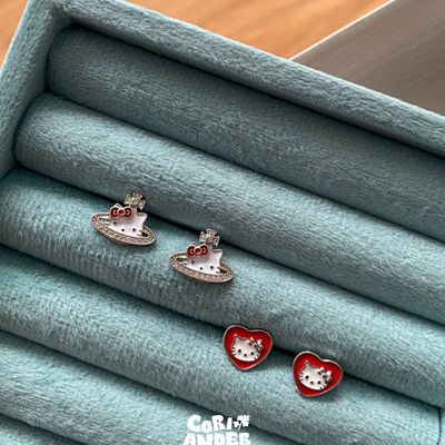 Coriander香菜 重返kt星球 猫猫头土星爱心蝴蝶结滴釉钛钢耳钉