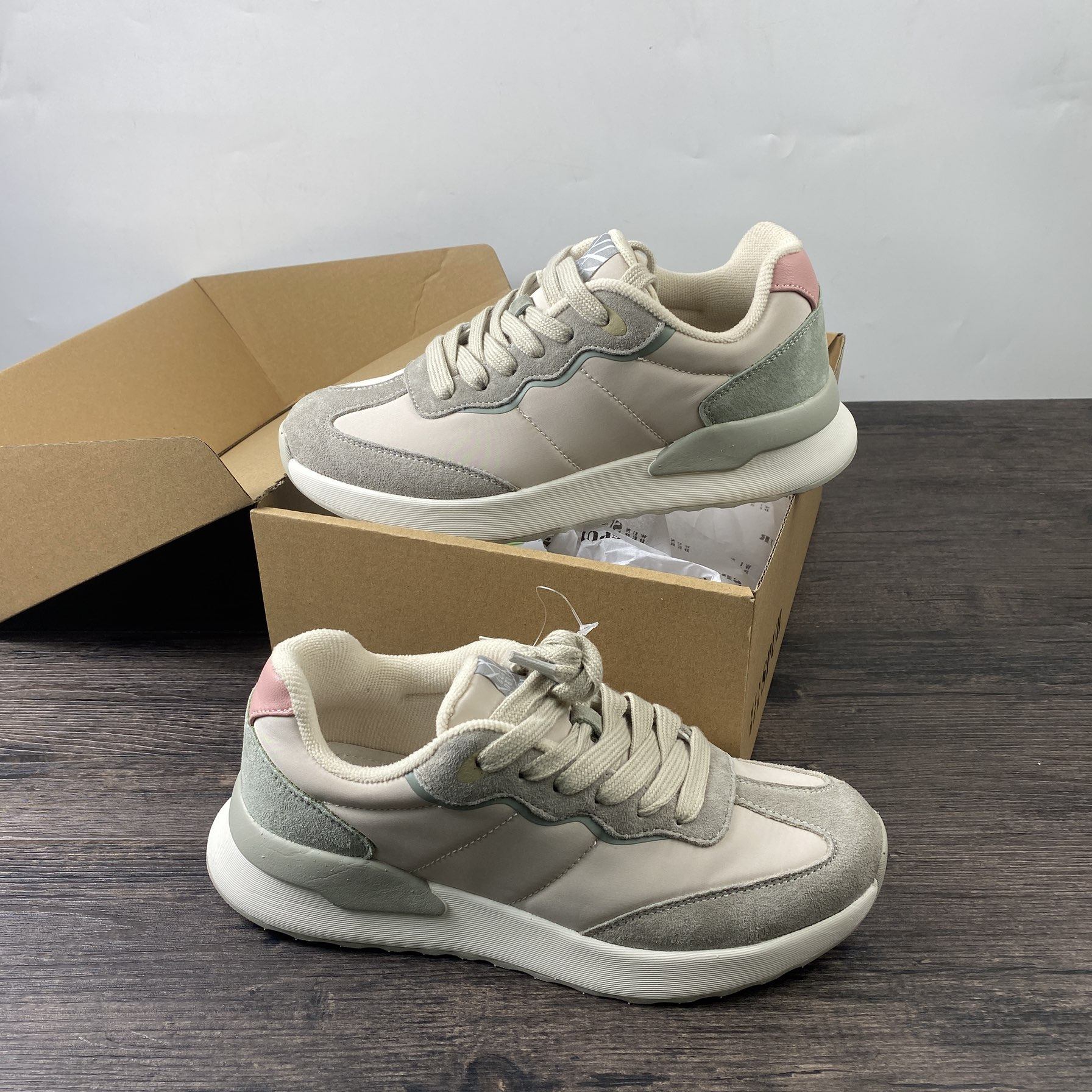 高品质外贸尾货捡漏女士复古跑步运动鞋真皮减震防滑轻便旅游鞋,女鞋,时尚休闲鞋,淘宝优惠券,粉丝福利购,淘宝优惠卷