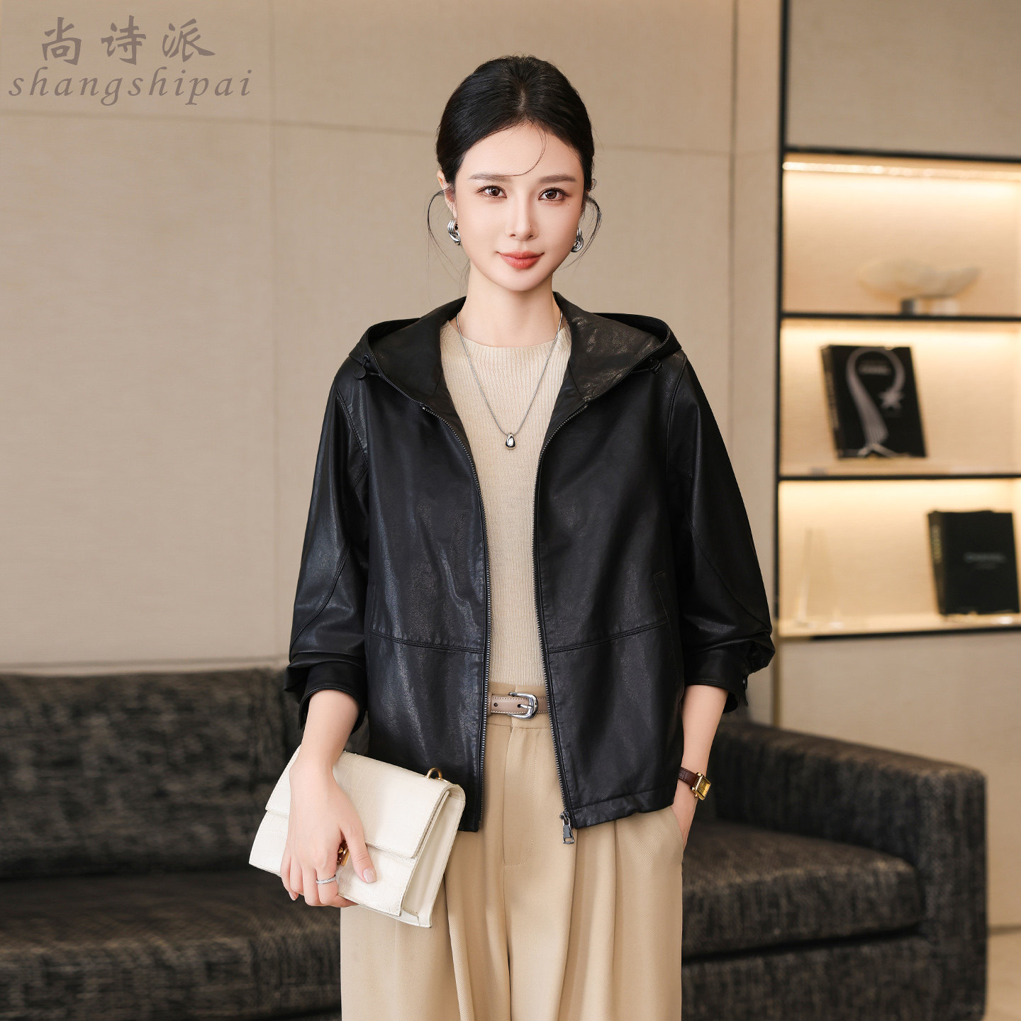 海宁头层绵羊皮连帽短款皮衣女