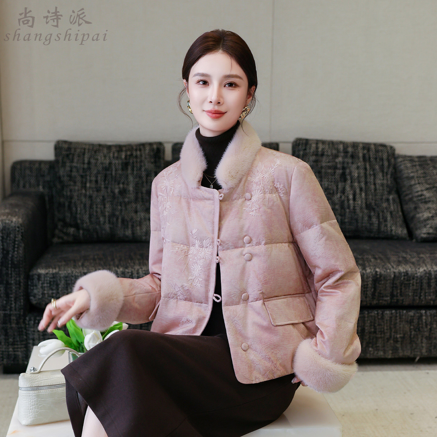 羽绒服女2025冬季新款高端皮草洋气提花中式鹅绒服国风外套短款