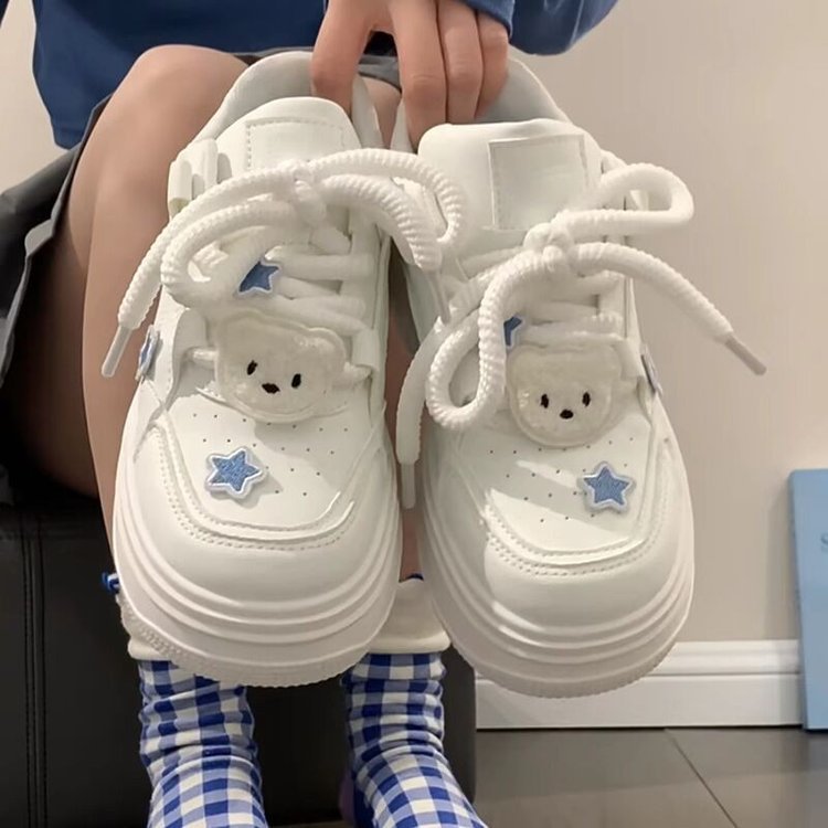 小熊小白鞋女2025春秋季新款小众高颜值滑板鞋学生休闲运动板