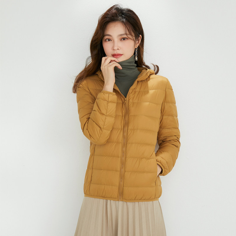 羽绒服女轻薄90白鸭绒不钻绒短款连帽修身秋冬薄款小个子保暖外套