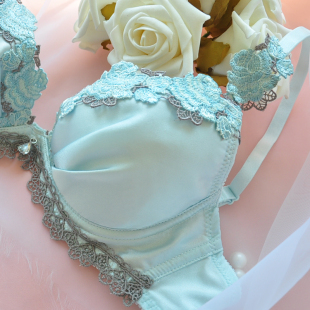 出口原单蕾丝文胸内衣套装 聚拢绸缎水溶70B70C70D75B75C75D80C