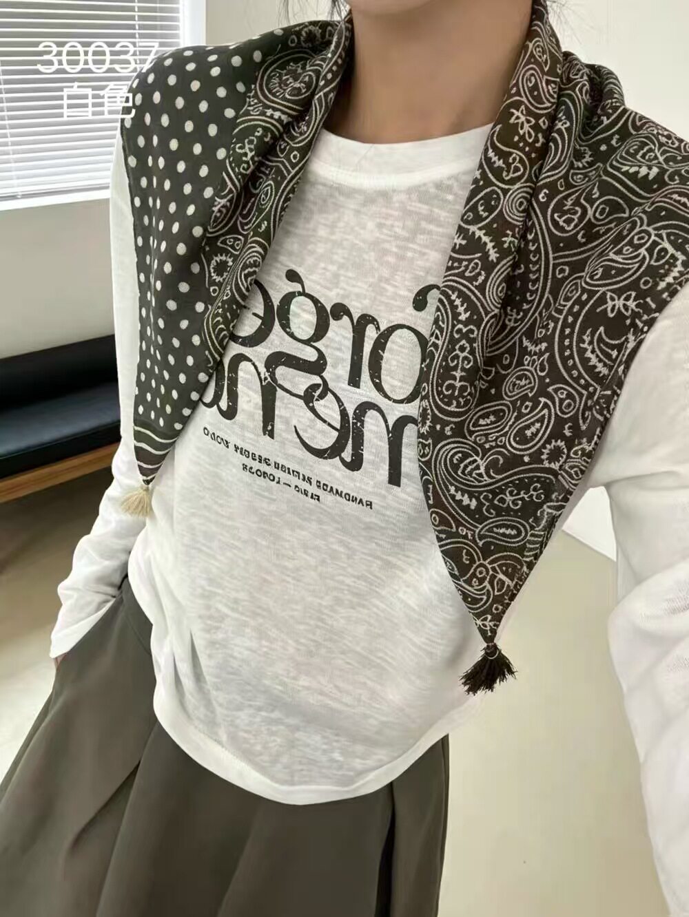 欧洲站2026秋季新韩版时尚圆领宽松显瘦百搭字母长袖T恤配丝巾女