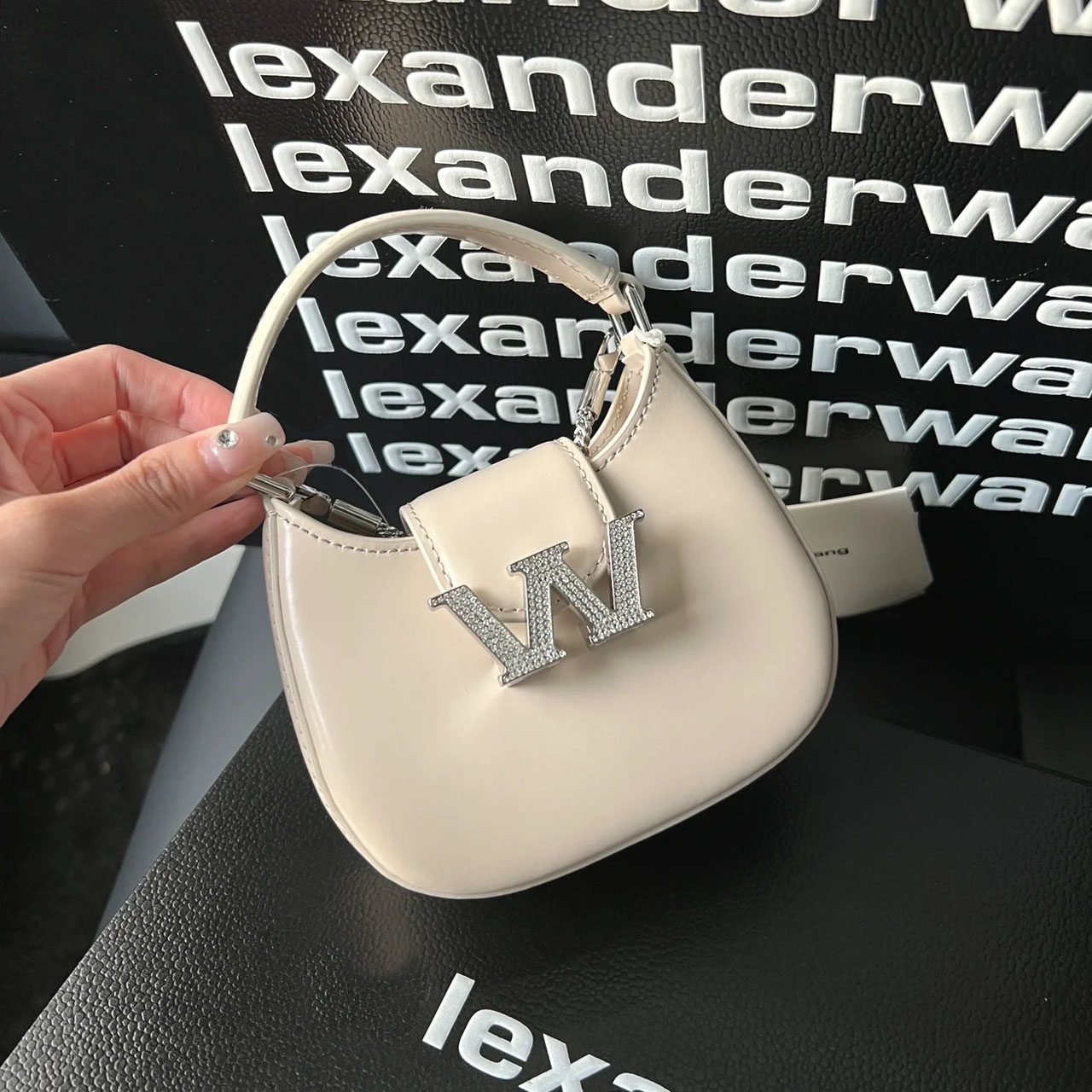 aw大王流浪包包女2022新款夏季单肩斜挎手提包真皮轻奢水钻腋下包