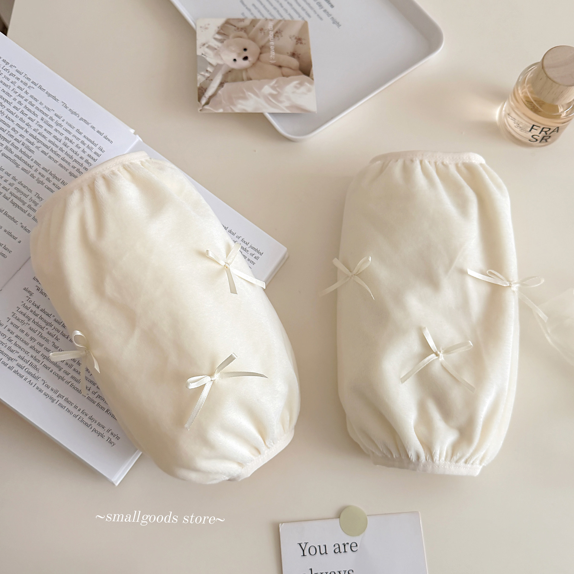 温柔蝴蝶结袖套ins柔软羽绒服外套防污袖套秋冬办公室防脏袖套,家庭/个人清洁工具,袖套,淘宝优惠券,粉丝福利购,淘宝优惠卷