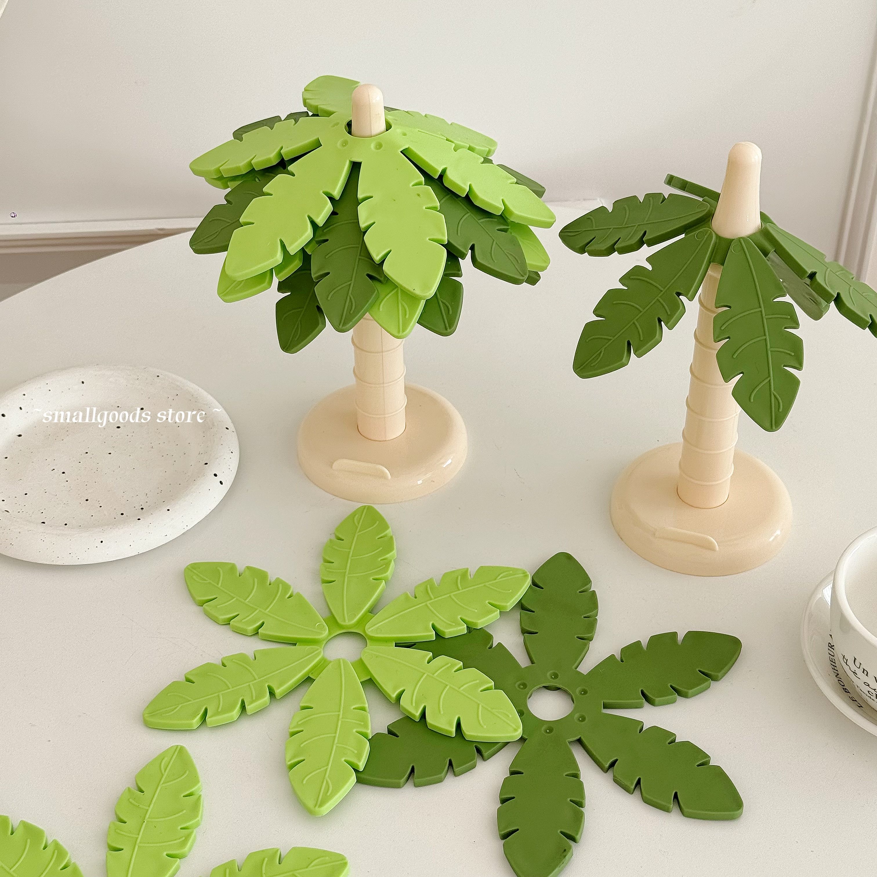 椰树森林超可爱的桌面硅胶防烫垫高颜值可折叠厨房餐桌垫手机支架,餐饮具,餐垫,淘宝优惠券,粉丝福利购,淘宝优惠卷