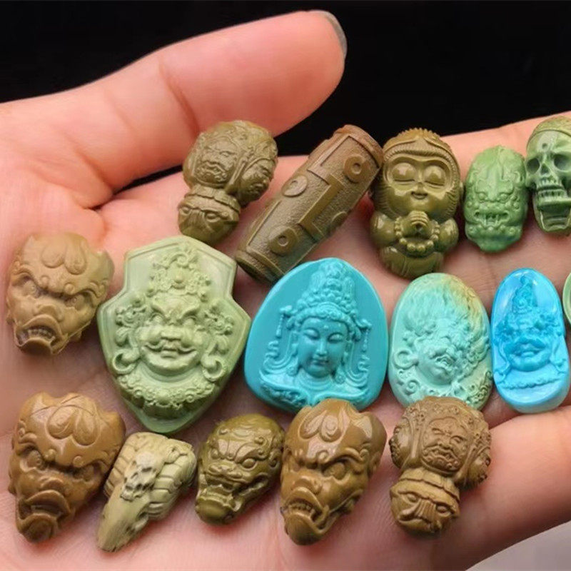 原矿天然绿松石高瓷苏工精工雕刻小雕件吊坠背云猴子貔貅财神diy