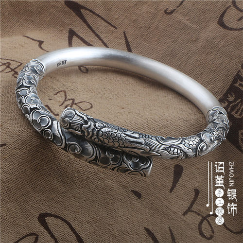 云龙抱柱复古风光面银手镯