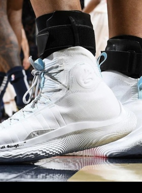 Under Armour Curry 4 FloTro 柔软舒适耐磨防滑篮球鞋男款