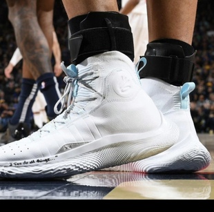 Under Armour Curry 4 FloTro 柔软舒适耐磨防滑篮球鞋男款