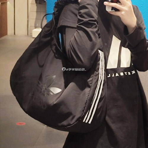 阿迪达斯云朵包单肩包大容量