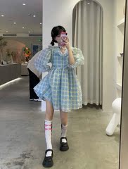 Real shot monitoring ice snow girl chessboard cute girl pengpeng baby shirt sunscreen dress