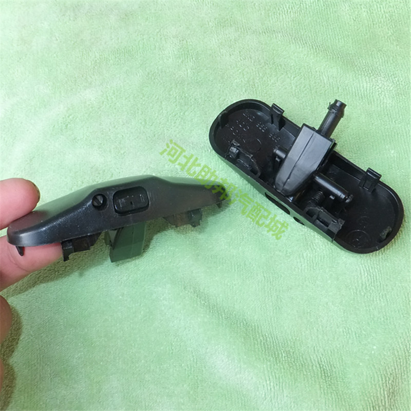 大众汽车新老速腾迈腾B6B7B8CC高尔夫六七前风挡喷水嘴机盖喷水嘴