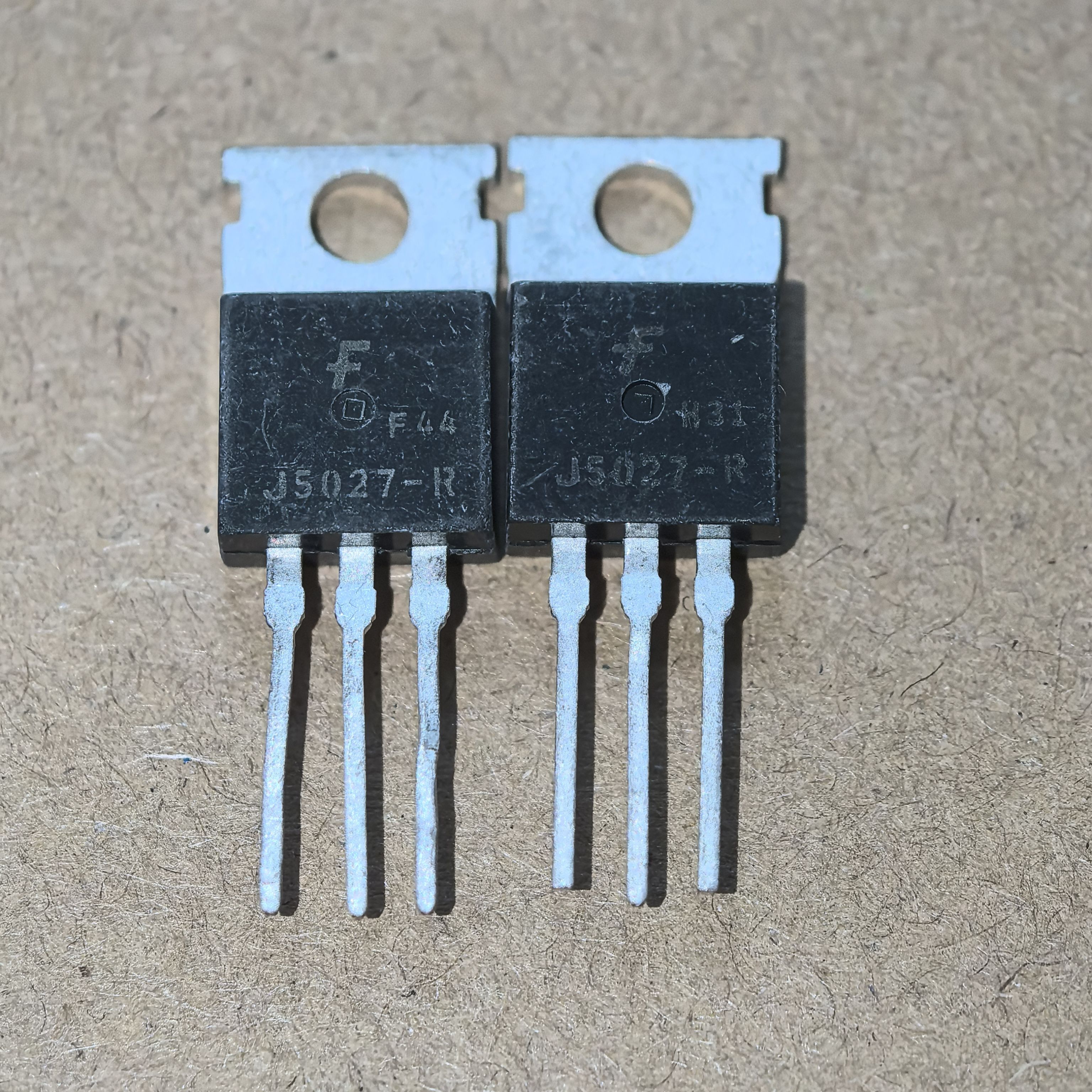 J5027-R FJP5027-R 拆机测试好 NPN功率管 800V 3A