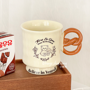 卡通小熊陶瓷马克杯设计感小众家用喝水杯女士高颜值咖啡拿铁杯子