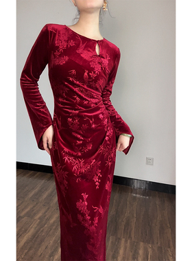 中式复古气质长袖旗袍礼服长款丝绒连衣裙酒红色新娘宴会敬酒服女