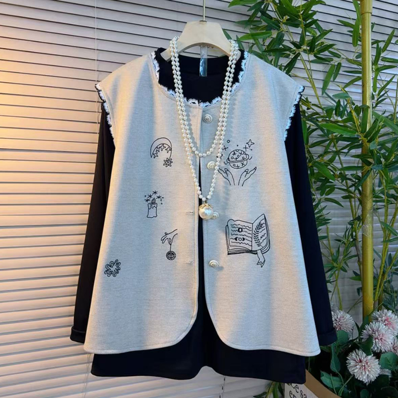 大码女装秋冬新款通勤风刺绣蕾丝花边马甲两件套女宽松小香风套装