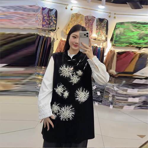 重工钉珠瘦个性马甲加肥显胖亮片花女装妹妹新款坎肩2026高街大码