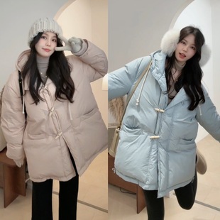 奶油色系宽松连帽牛角扣羽绒服显瘦百搭中长款HR02