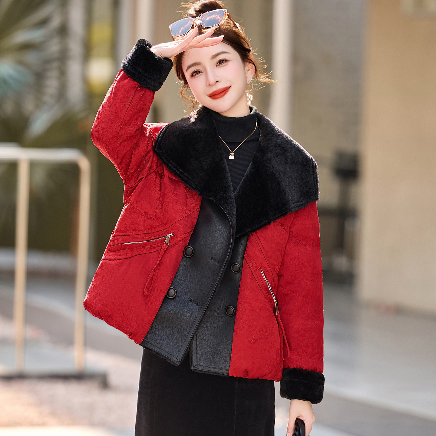 大码时尚设计感过年红色羽绒服女冬装新款胖MM洋气超好看保暖外套,女装/女士精品,大码羽绒服,淘宝优惠券,粉丝福利购,淘宝优惠卷