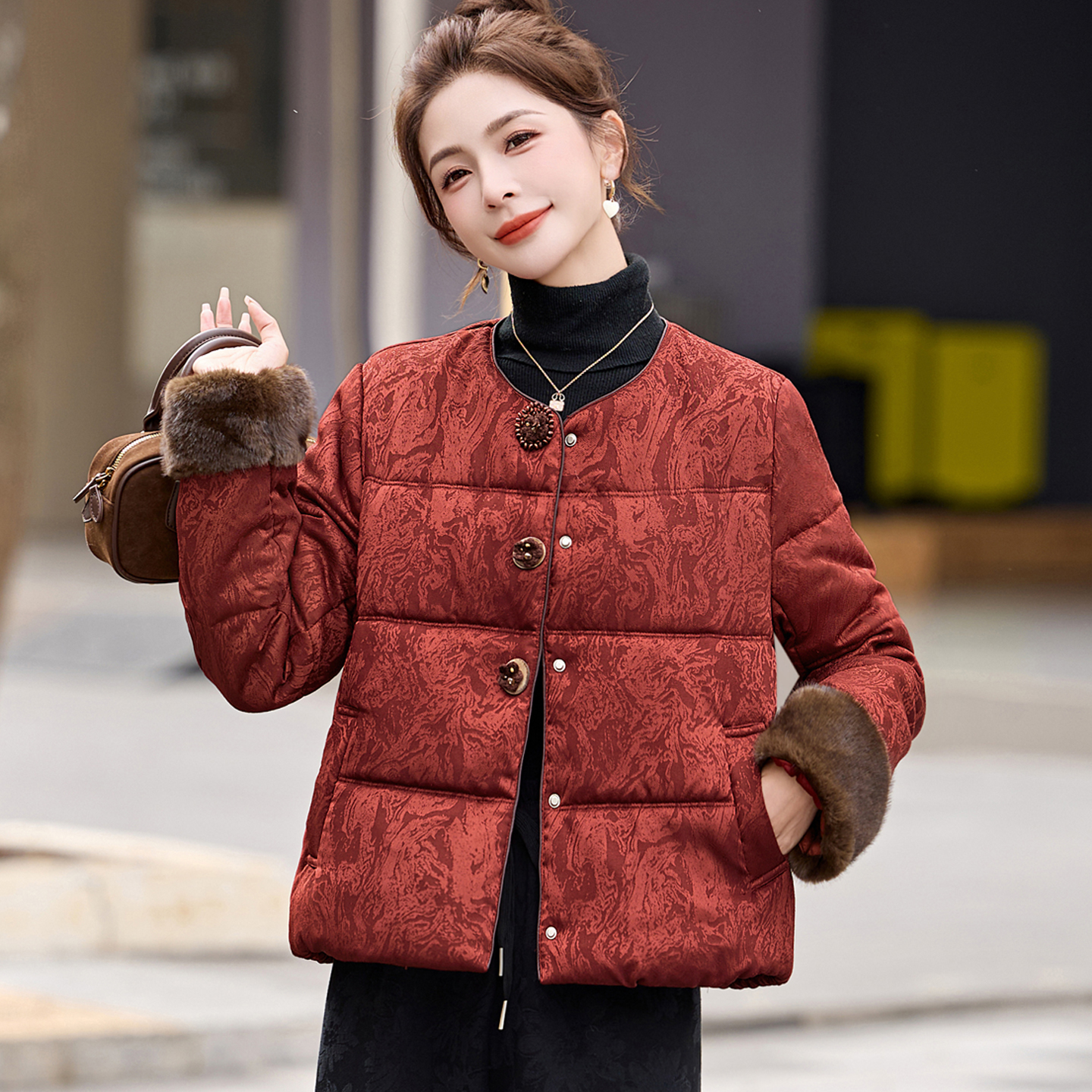 新中式国风红色羽绒服女冬装新款保暖外套胖妈妈高级感两件套穿搭