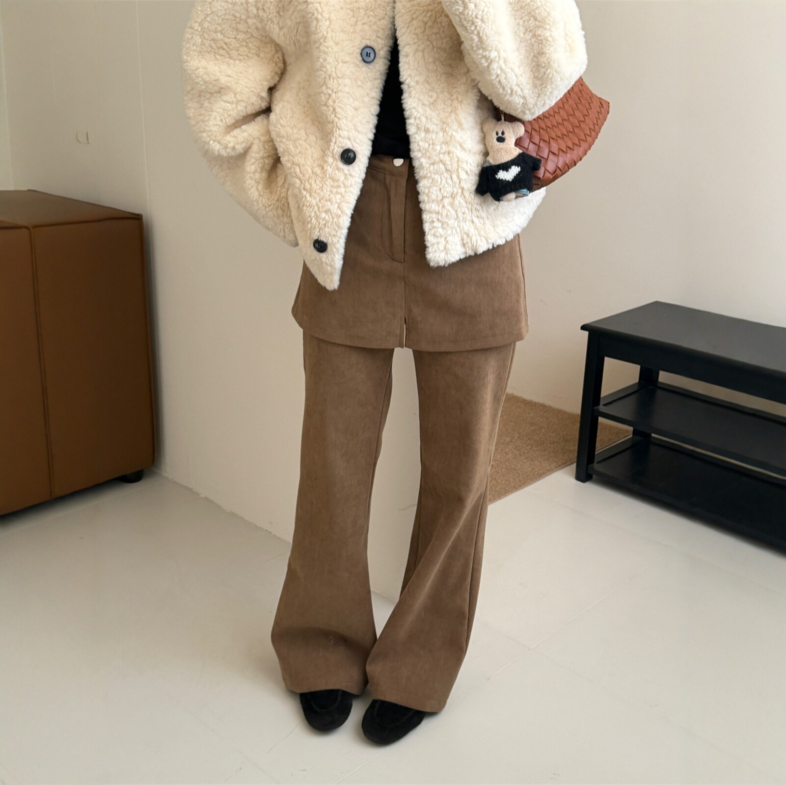 韩版设计感灯芯绒加绒屁帘微喇裤女2025冬季新款时髦百搭显瘦长裤